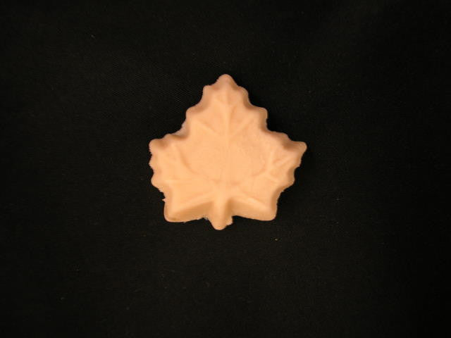 1 oz Maple Leaf Rubber Candy Mold (12 Cavity) —